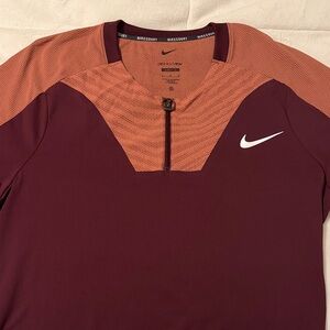 Nike Tennis Shirt Slim Fit Size L